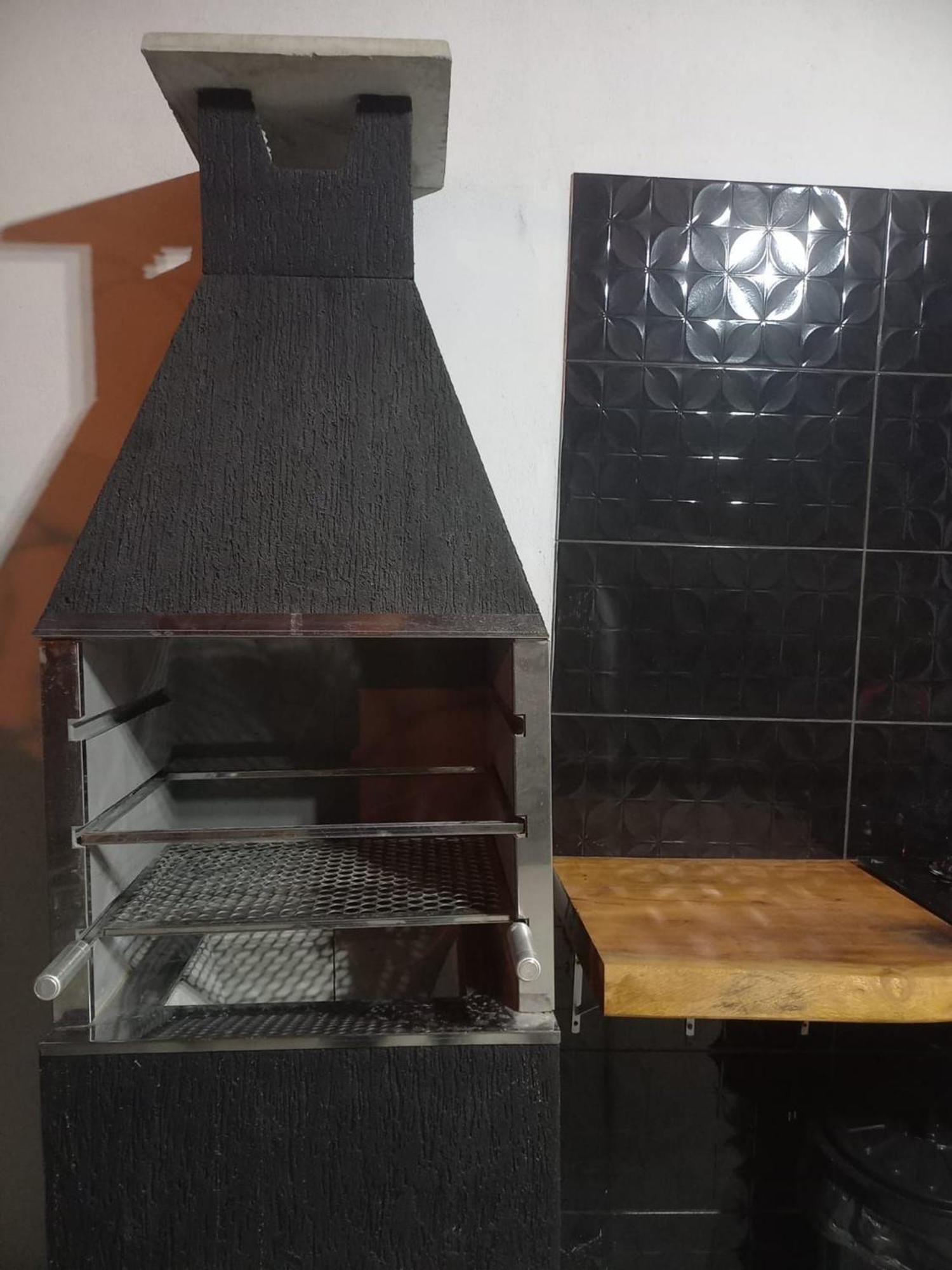 Casa De Com Churrasqueira 100